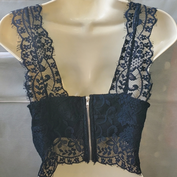 ๐3 for $25๐ Parisian Black lace bralette crop top lingerie - Picture 3 of 6